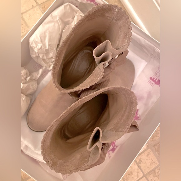 🎉HP! Italian Designer Distressed Suede Ribbon Detail Moto Boots (EUC) - Picture 4 of 9